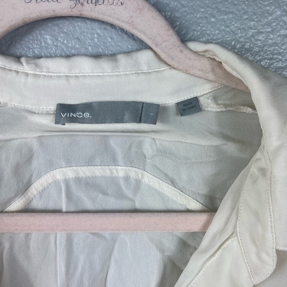 Vince 100% Silk Ivory V Neck Long Sleeve Top Sz L Button Quiet Luxury Mature - Picture 3 of 10